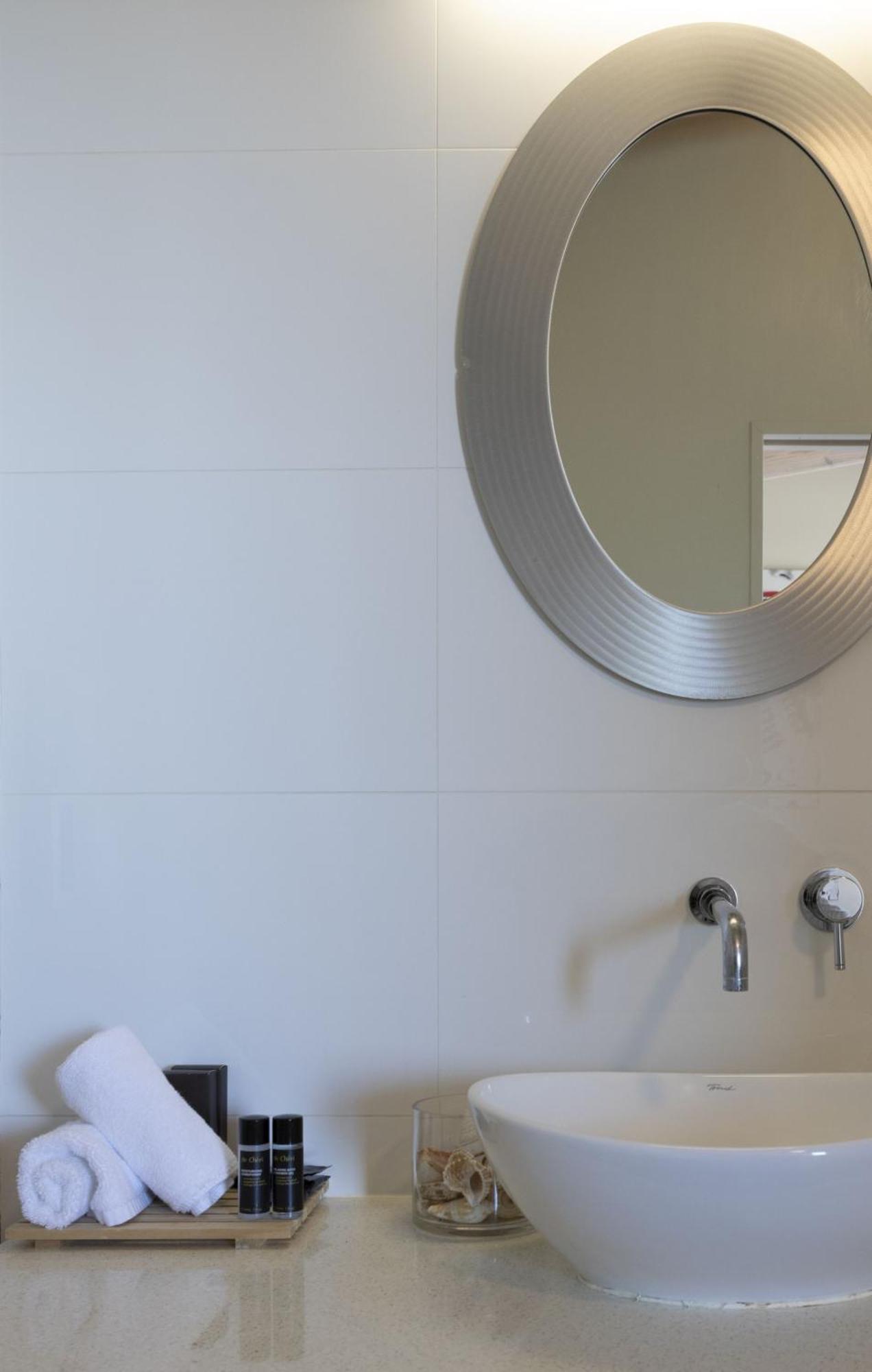 เชิร์ช เบย์ เอสเคป อพาร์ตเมนต์ Apartment Oneroa ภายนอก รูปภาพ