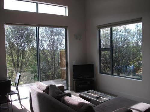 เชิร์ช เบย์ เอสเคป อพาร์ตเมนต์ Apartment Oneroa ภายนอก รูปภาพ